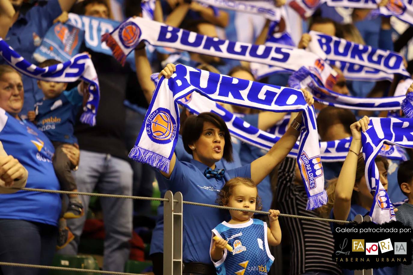 Fotos: El Coliseum vuelve a teñirse de azul