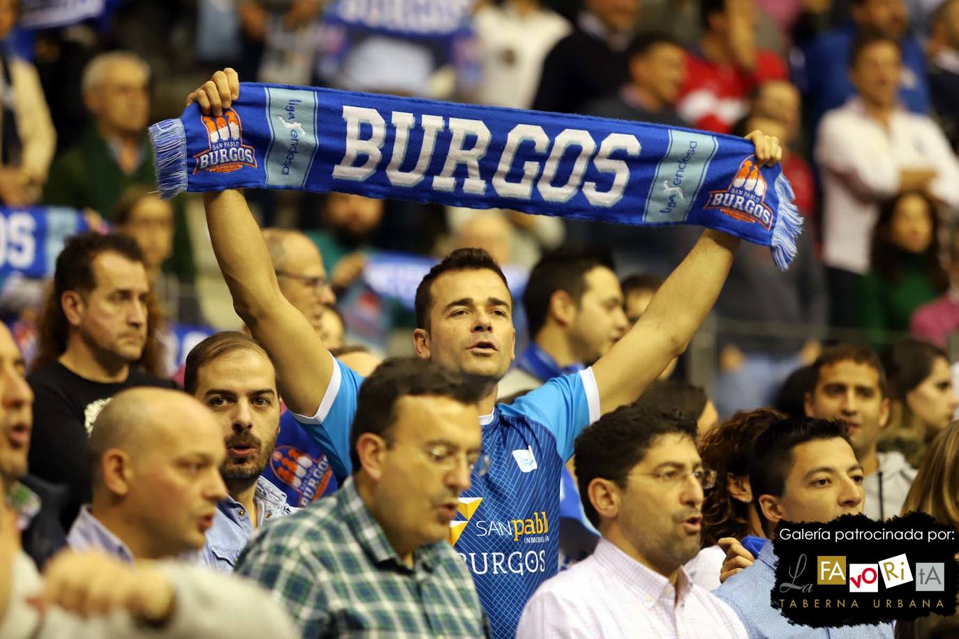 Fotos: El Coliseum vuelve a teñirse de azul