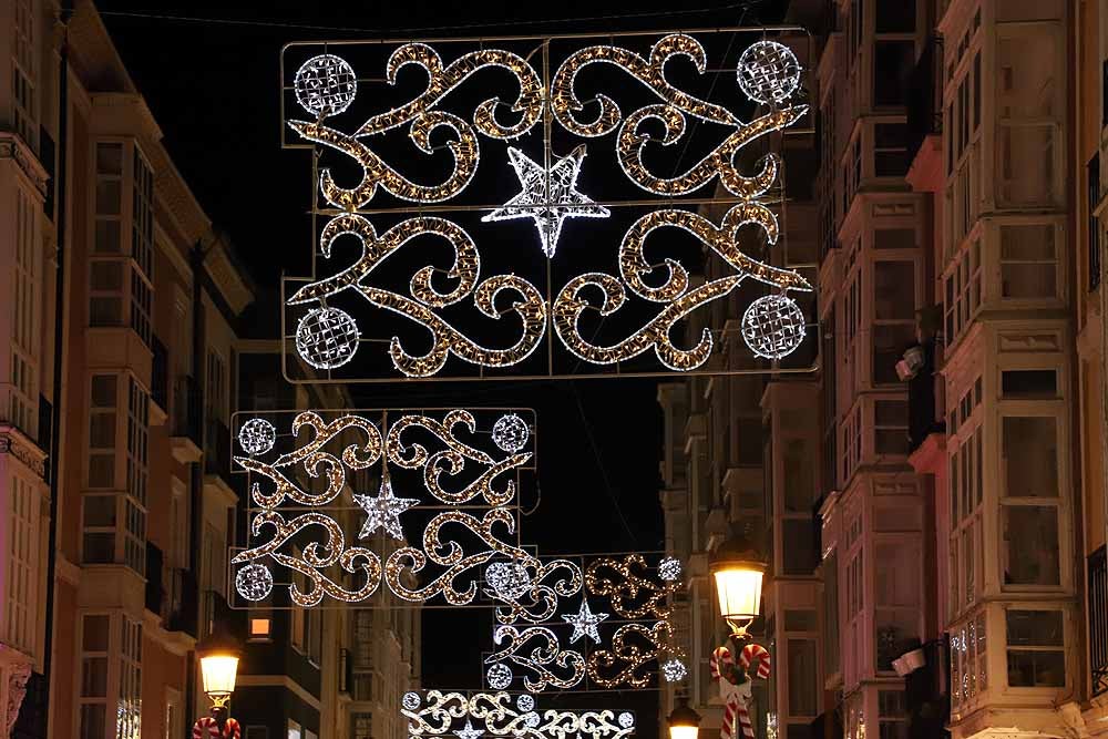 Fotos: Burgos da la bienvenidad a la Navidad con el encendido de su alumbrado