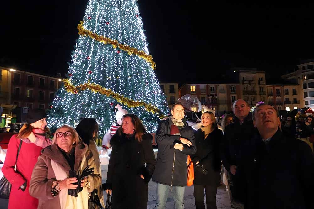 Fotos: Burgos da la bienvenidad a la Navidad con el encendido de su alumbrado