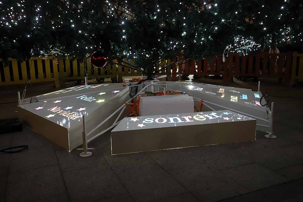 Fotos: Burgos da la bienvenidad a la Navidad con el encendido de su alumbrado