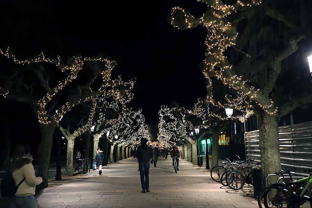 Fotos: Burgos da la bienvenidad a la Navidad con el encendido de su alumbrado