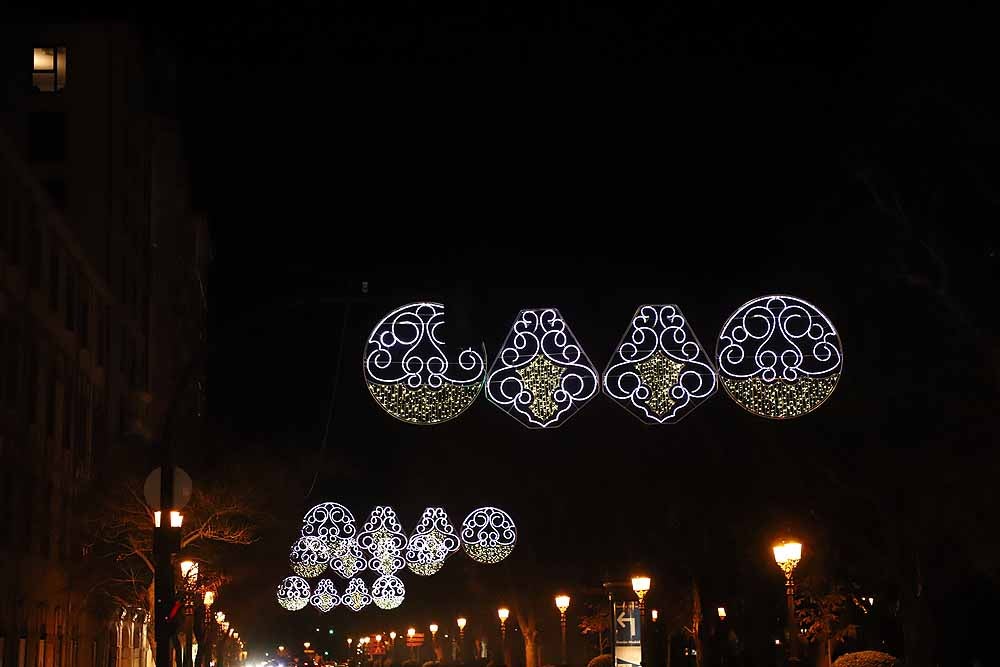 Fotos: Burgos da la bienvenidad a la Navidad con el encendido de su alumbrado