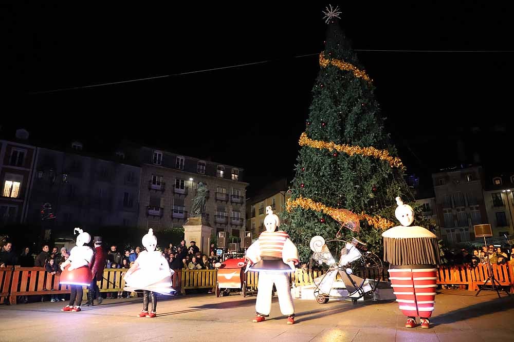 Fotos: Burgos da la bienvenidad a la Navidad con el encendido de su alumbrado