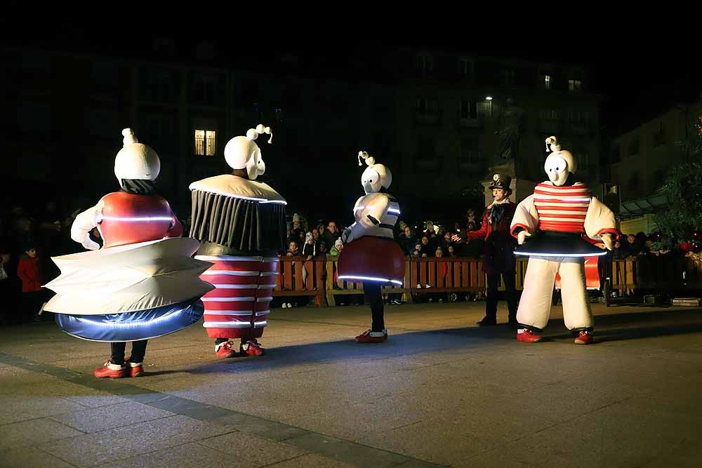 Fotos: Burgos da la bienvenidad a la Navidad con el encendido de su alumbrado