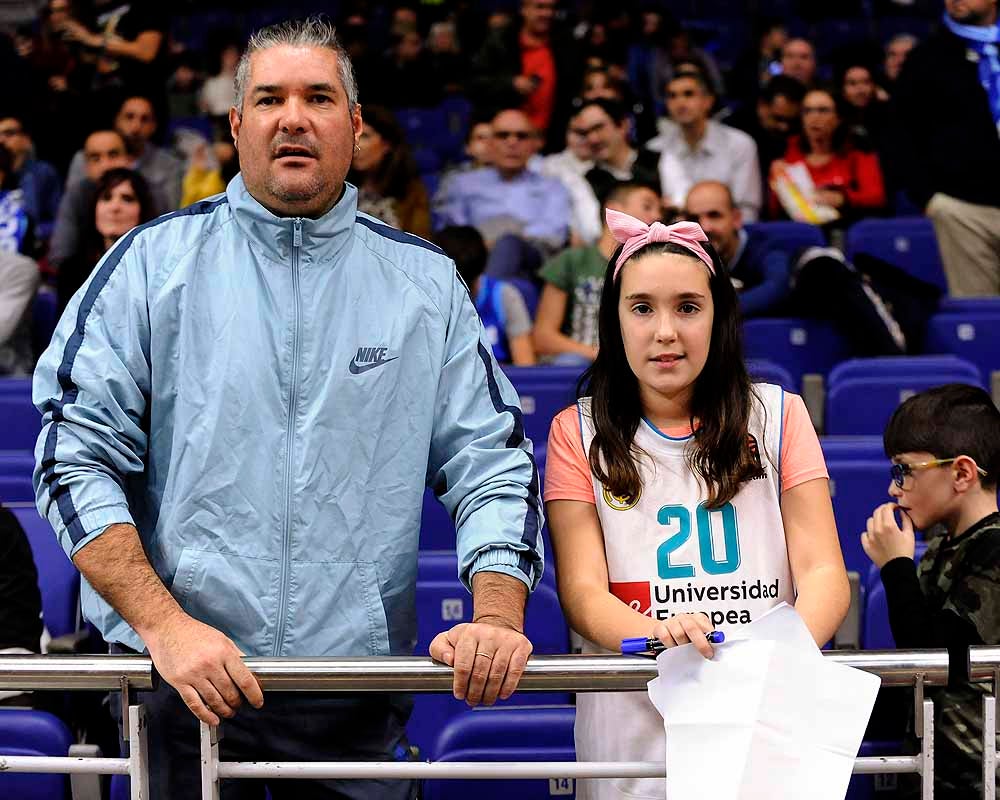 Fotos: La afición del San Pablo Burgos se ha desplazado a disfrutar del encuentro con el Real Madrid