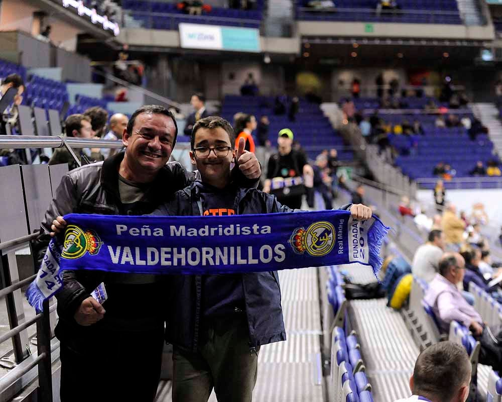 Fotos: La afición del San Pablo Burgos se ha desplazado a disfrutar del encuentro con el Real Madrid