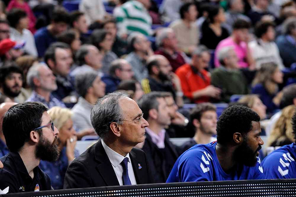 Fotos: La afición del San Pablo Burgos se ha desplazado a disfrutar del encuentro con el Real Madrid