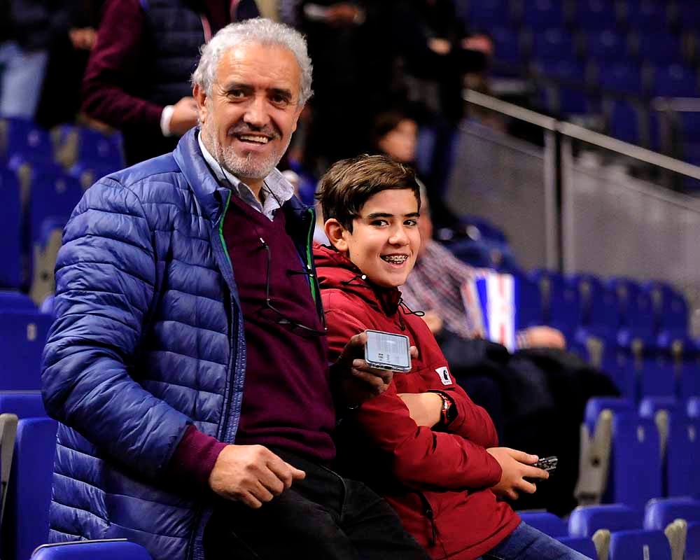 Fotos: La afición del San Pablo Burgos se ha desplazado a disfrutar del encuentro con el Real Madrid