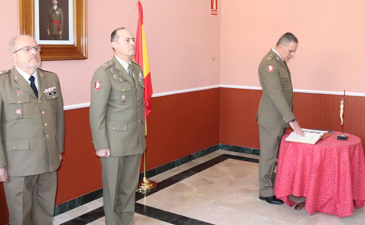 Pérez Fernández jura el cargo en La Deportiva.