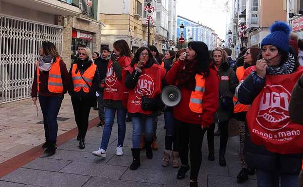 Los sindicatos planean trasladar la huelga del comercio a la campaña de Reyes y las rebajas