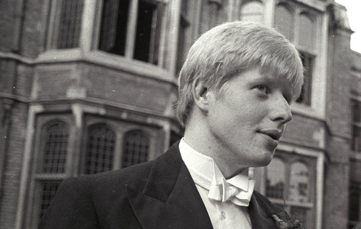 En 1986, durante su etapa como estudiante de Oxford