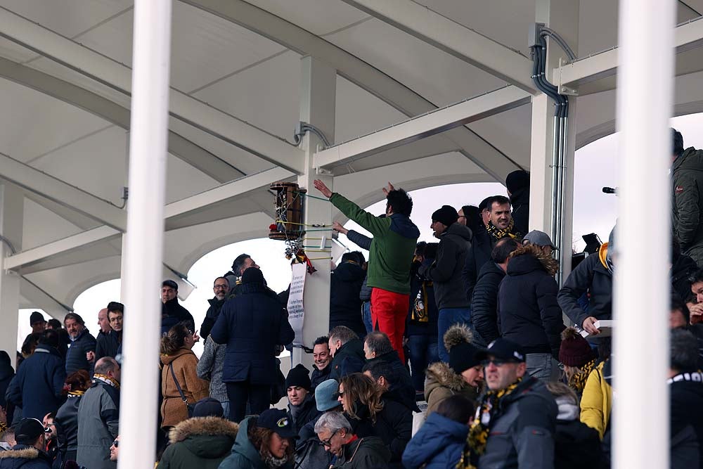 La grada estuvo completa