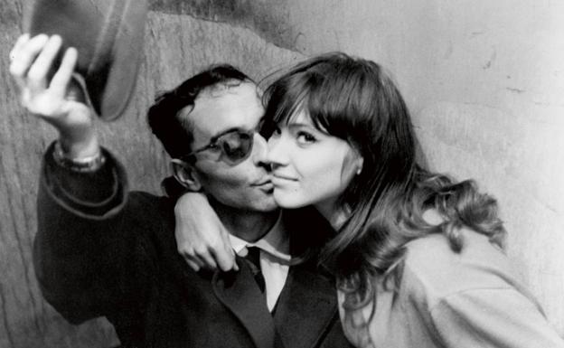 Imagen principal - Anna Karina estuvo casada con Godard de 1961 a 1972. La actriz en 'Vivir su vida' y en el Festival de Cannes de 2018.