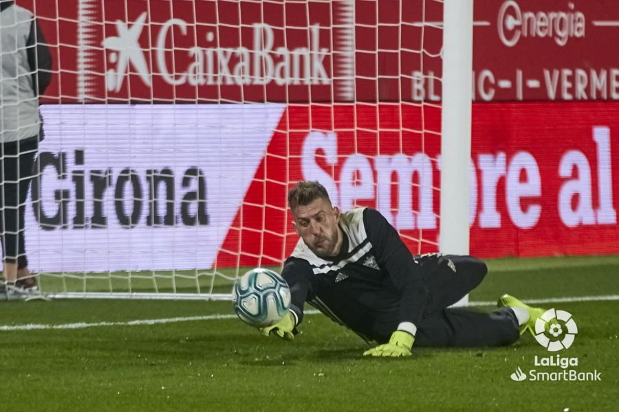 El Mirandés se adelantó en el minuto 20 y Merquelanz, ya en el anochecer, en el tiempo añadido, redondeó la victoria castellanoleonesa.