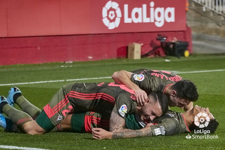 El Mirandés se adelantó en el minuto 20 y Merquelanz, ya en el anochecer, en el tiempo añadido, redondeó la victoria castellanoleonesa.