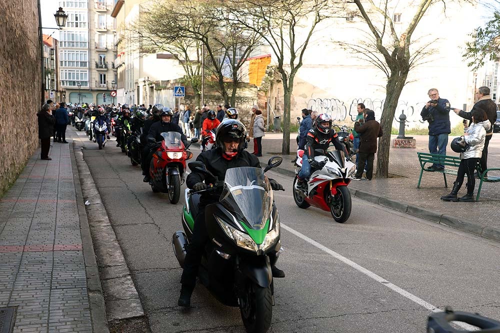 Papá Noel llega en moto