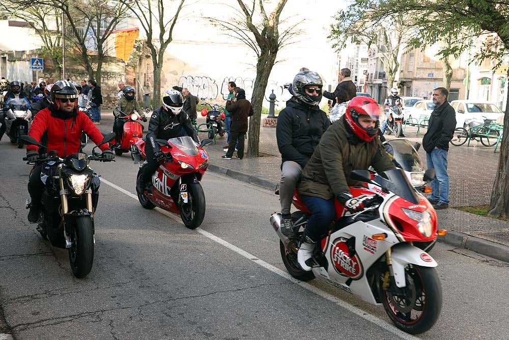 Papá Noel llega en moto