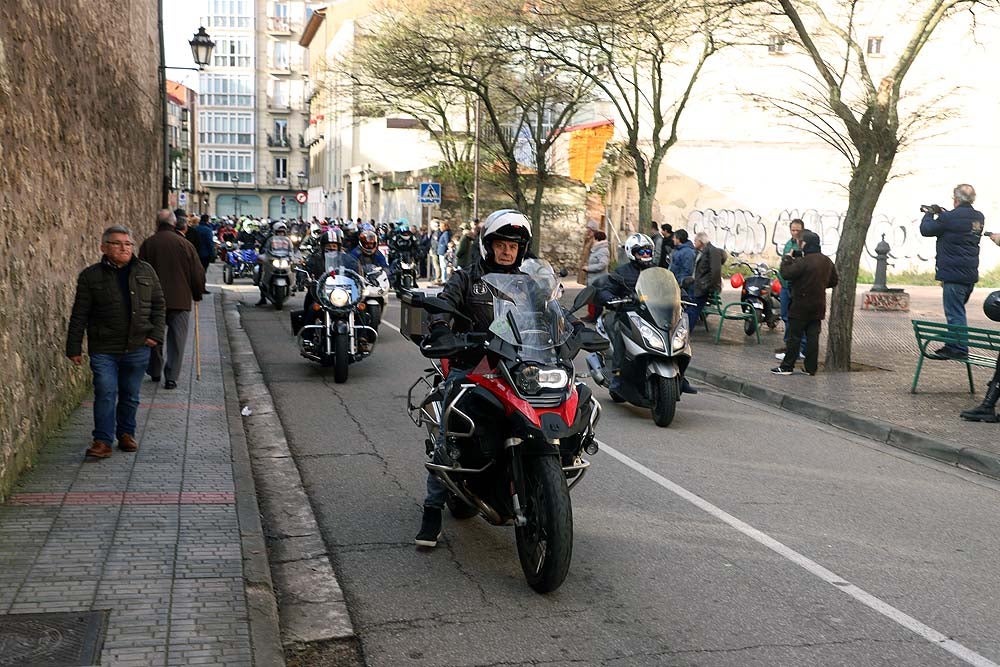 Papá Noel llega en moto