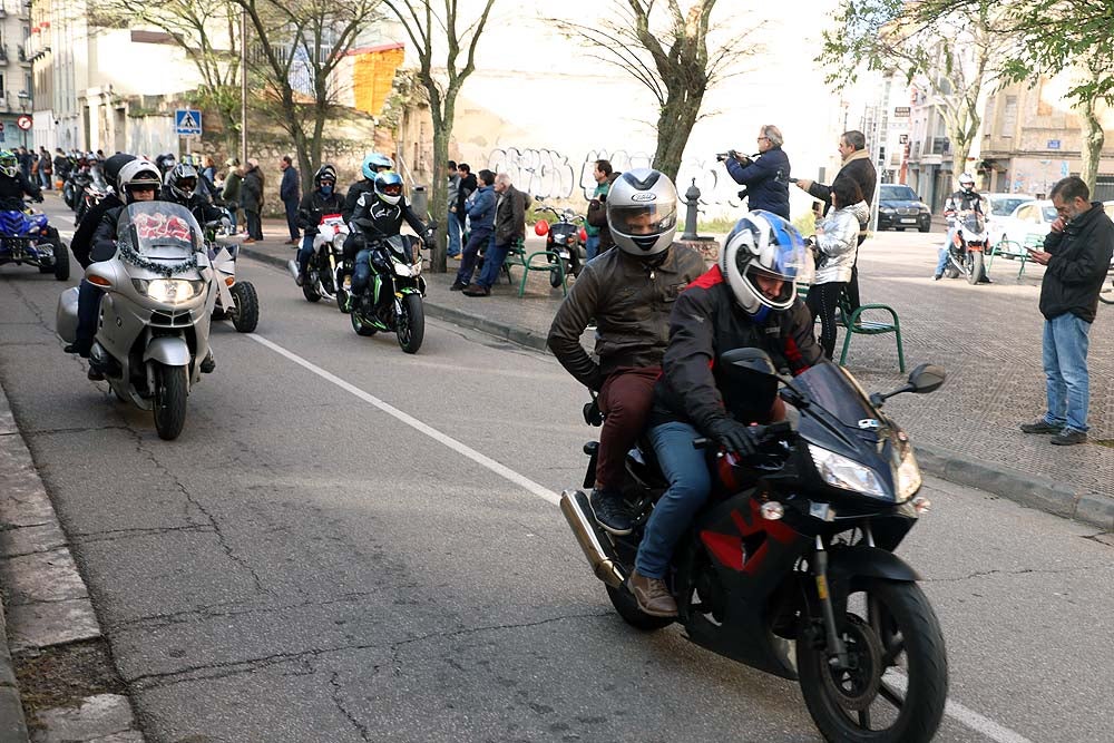 Papá Noel llega en moto