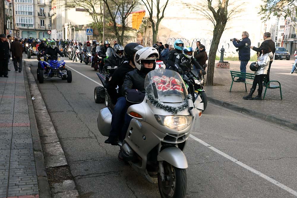 Papá Noel llega en moto