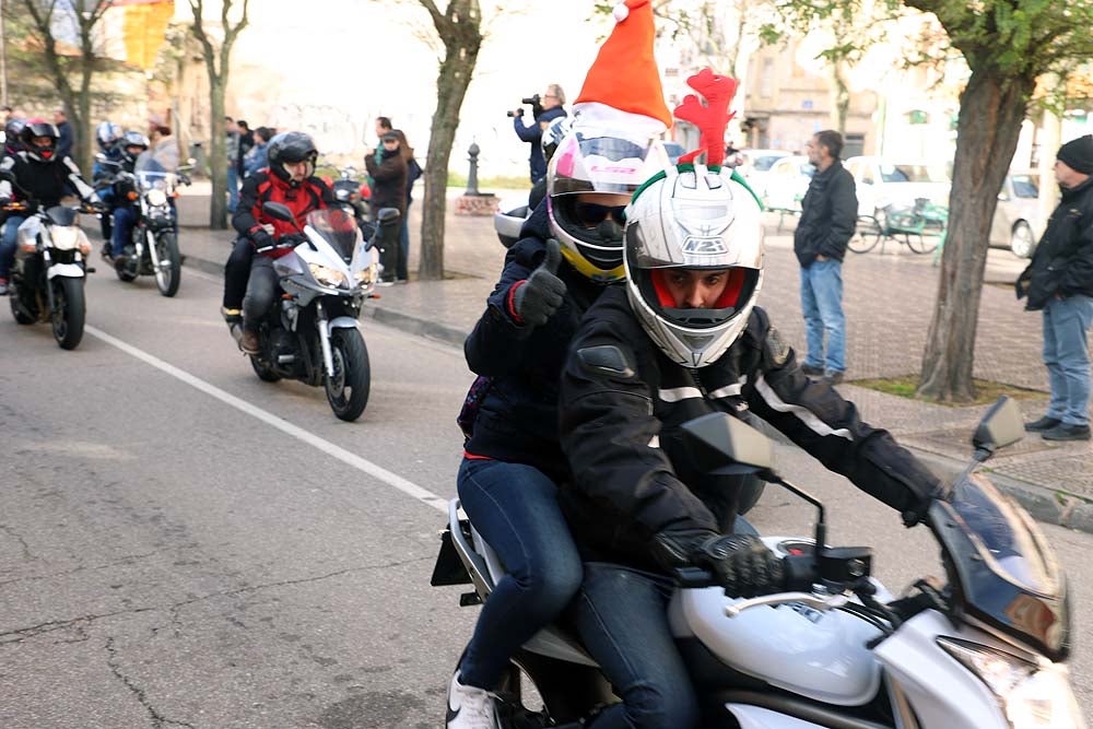 Papá Noel llega en moto