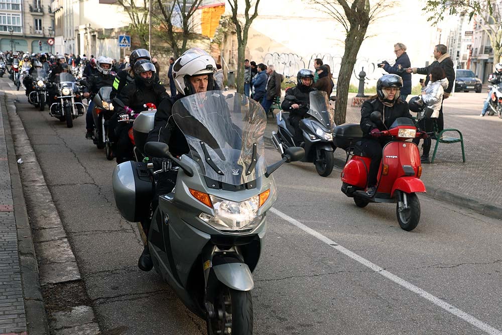 Papá Noel llega en moto