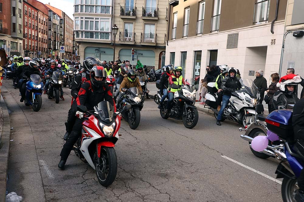 Papá Noel llega en moto