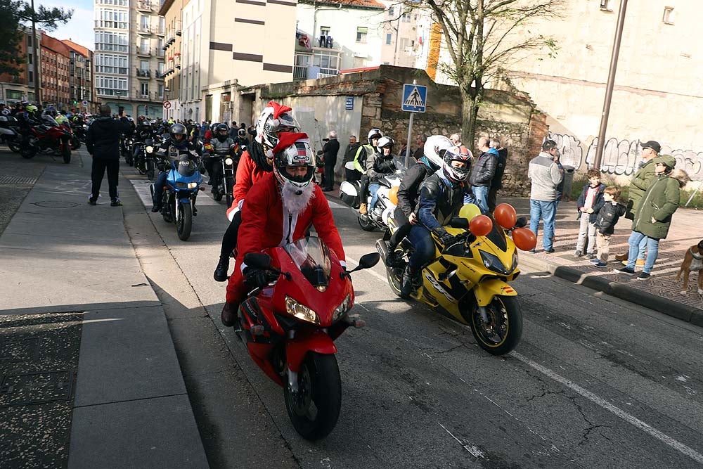 Papá Noel llega en moto