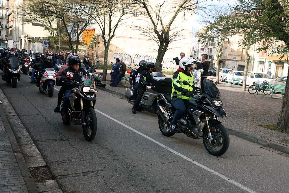 Papá Noel llega en moto