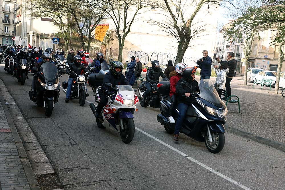 Papá Noel llega en moto