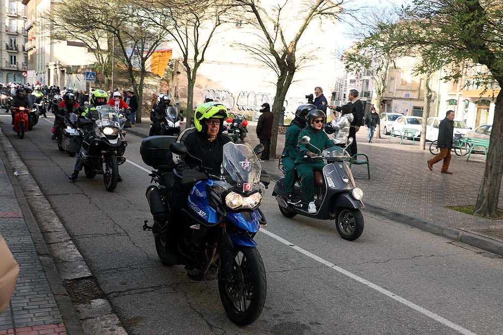 Papá Noel llega en moto