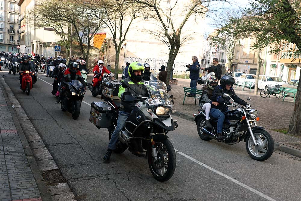 Papá Noel llega en moto