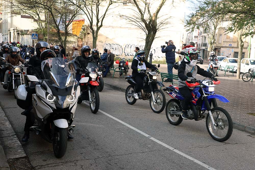 Papá Noel llega en moto