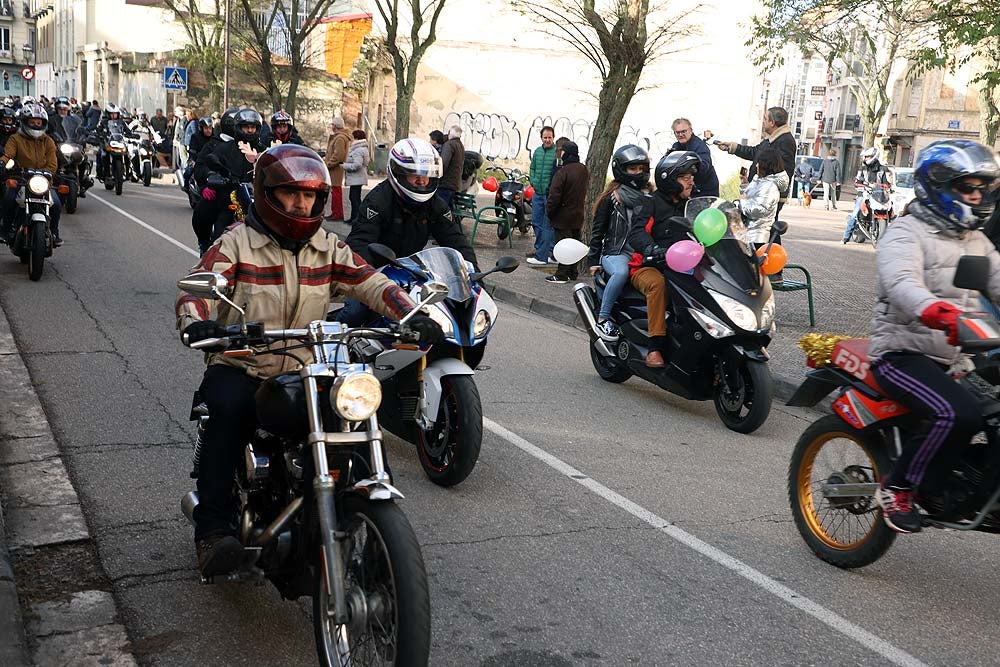 Papá Noel llega en moto