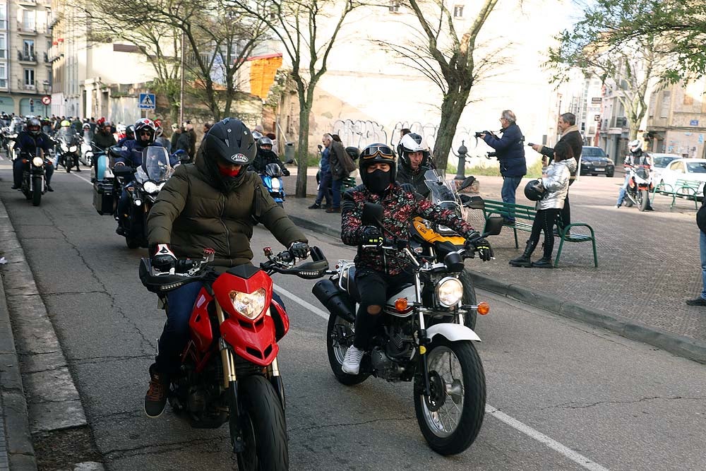 Papá Noel llega en moto