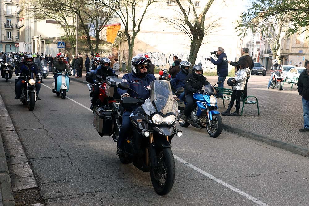 Papá Noel llega en moto