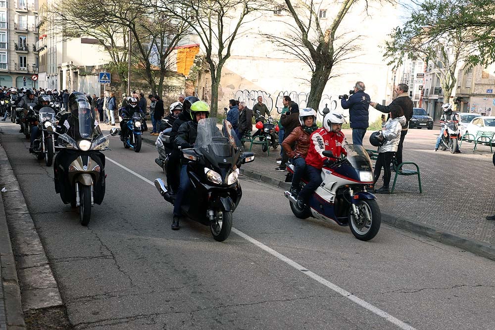 Papá Noel llega en moto