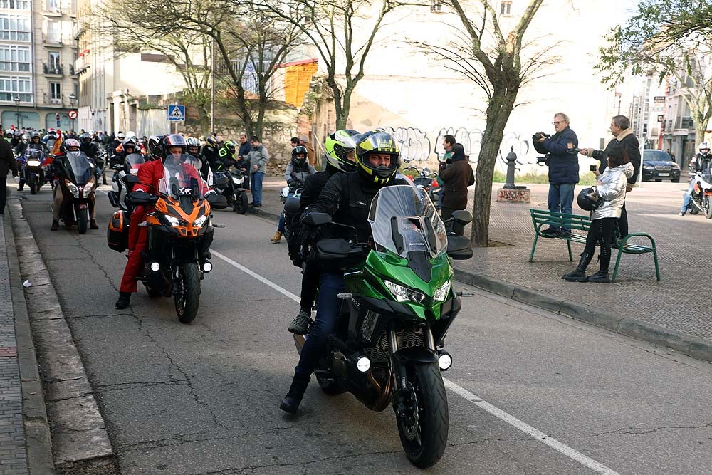 Papá Noel llega en moto