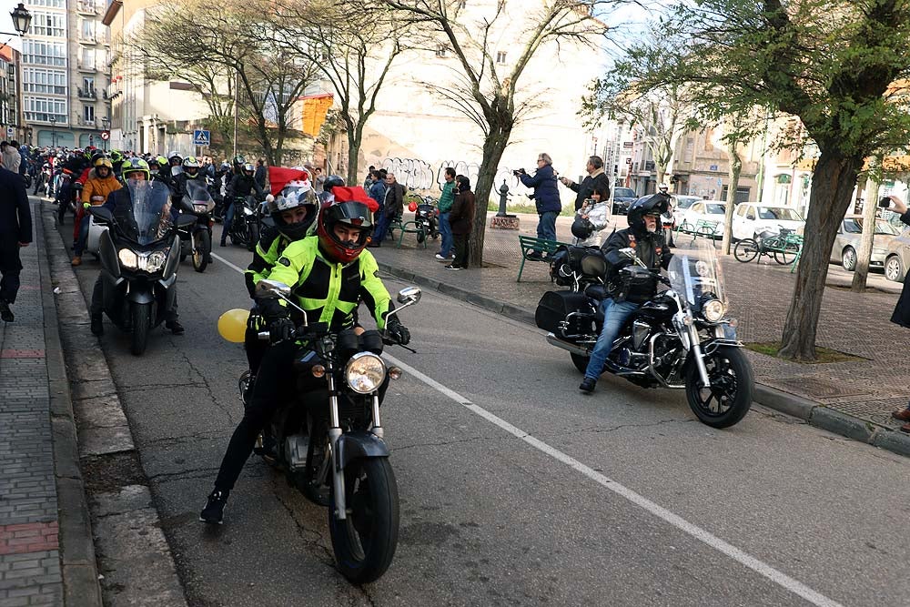 Papá Noel llega en moto