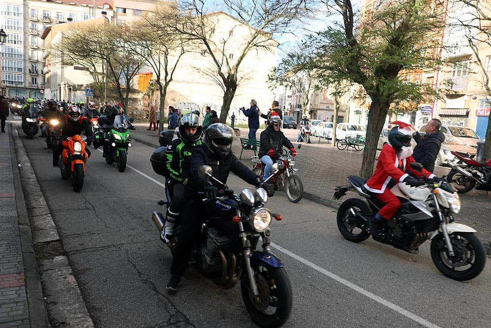 Papá Noel llega en moto