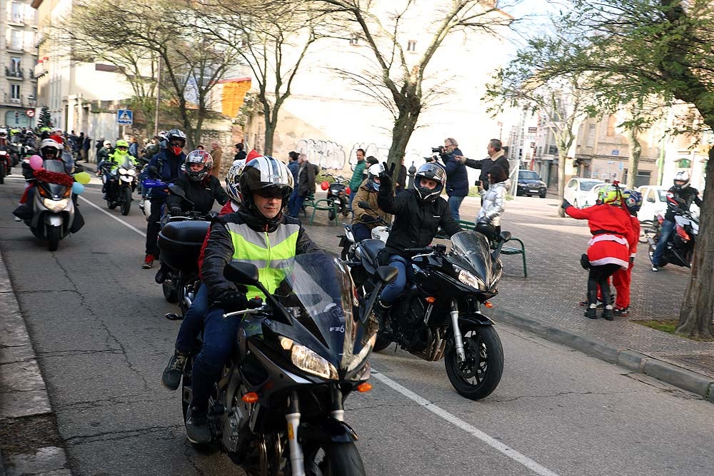 Papá Noel llega en moto