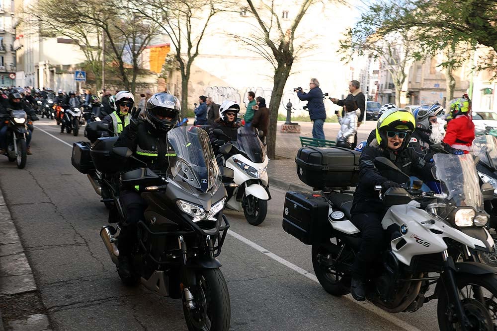 Papá Noel llega en moto