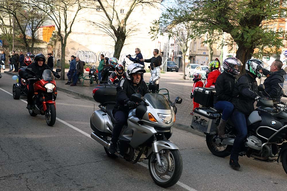 Papá Noel llega en moto