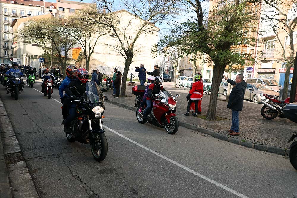 Papá Noel llega en moto