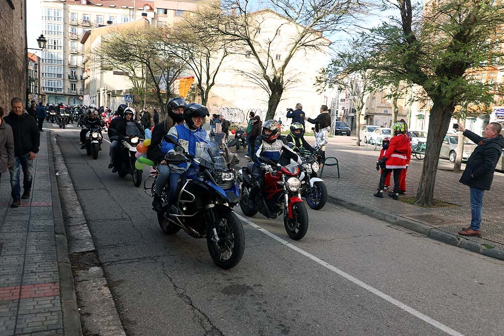 Papá Noel llega en moto