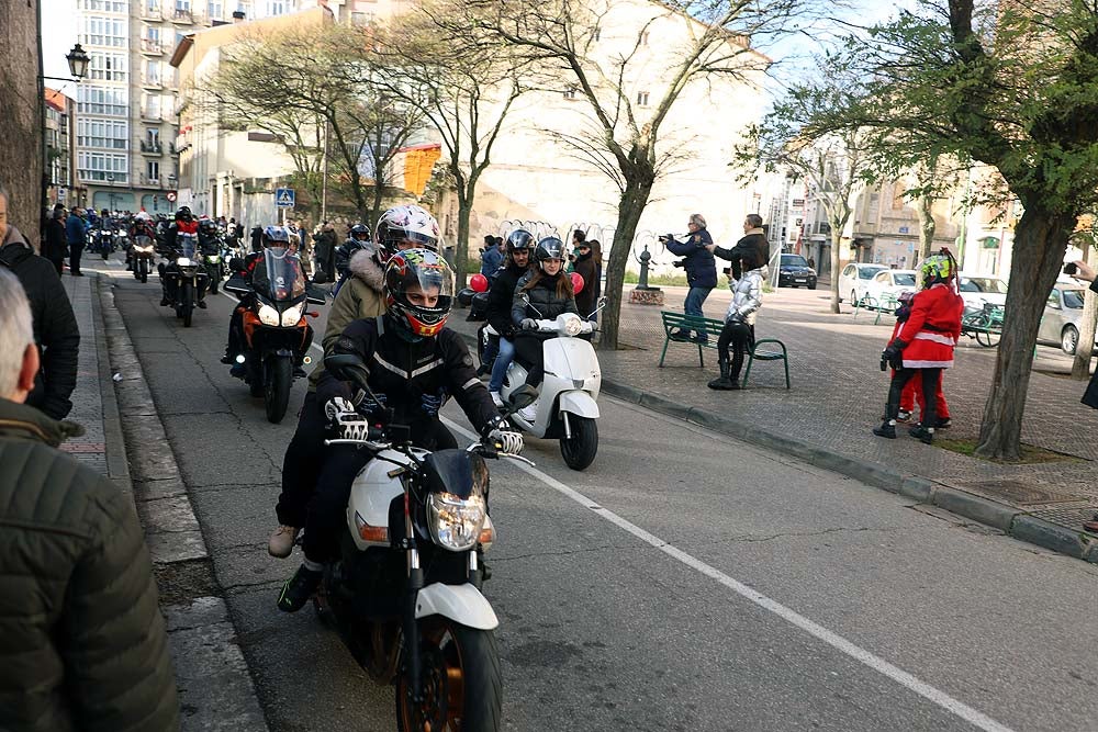 Papá Noel llega en moto