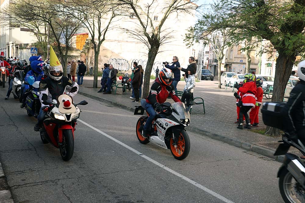 Papá Noel llega en moto