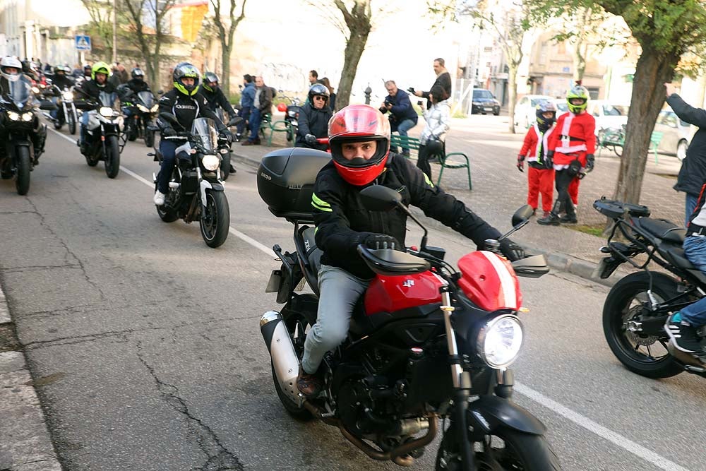 Papá Noel llega en moto