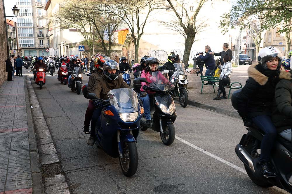 Papá Noel llega en moto